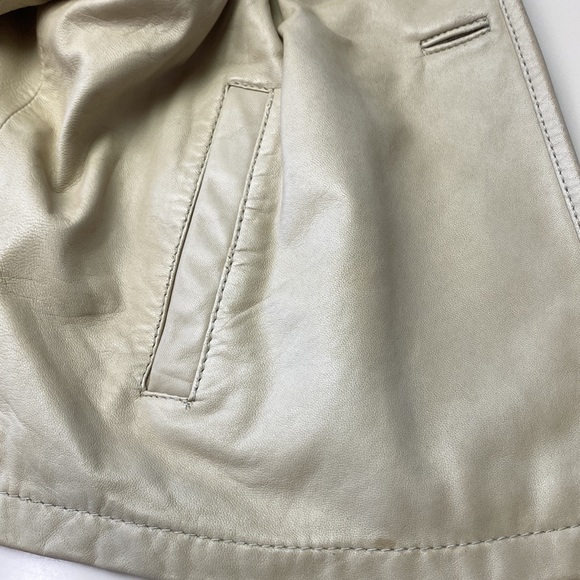 Vintage 90s Danier Leather Cream colour Jacket. - Picture 8 of 11